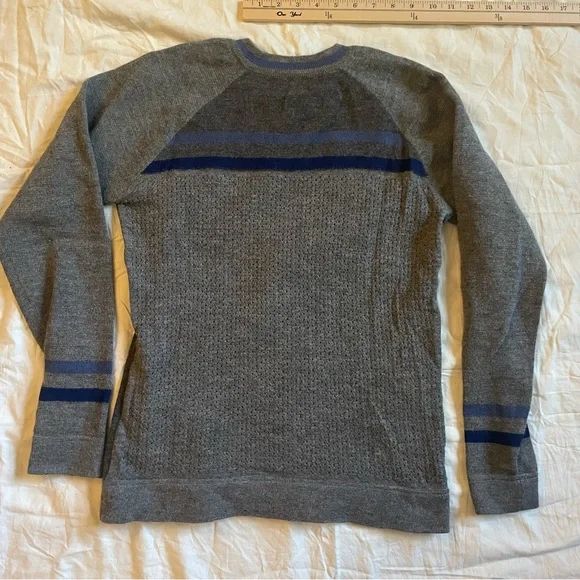 Cotopaxi Crew Neck Wool Gray and Blue Accent Men’s and Women’s Sweater - Picture 13 of 15